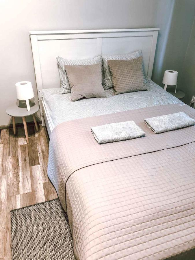 Bankowa 8 Guest Rooms Zielona Gora  Exterior photo
